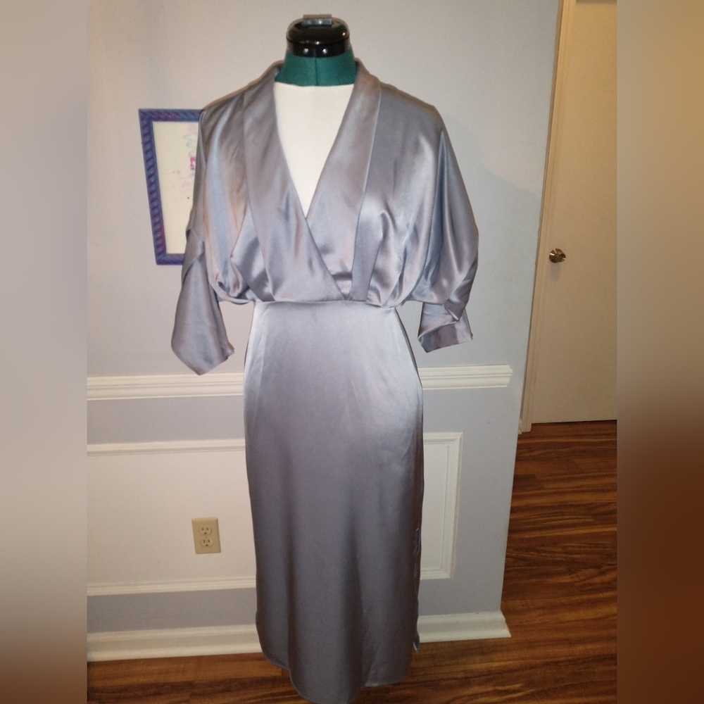 NWT Lina, Austen Satin V-neck midi small blue/gray
